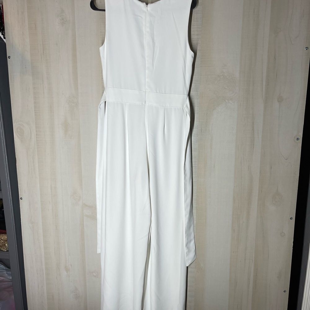 CeCe white sleeveless pants romper v neck, size 2 - Picture 11 of 16